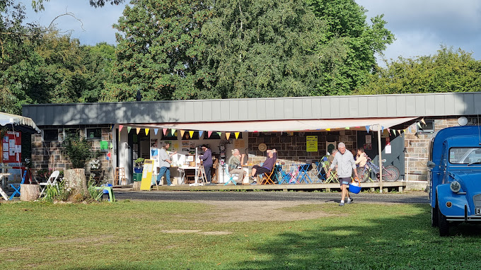 terrasse Terrasse du camping un matin ensoleillé