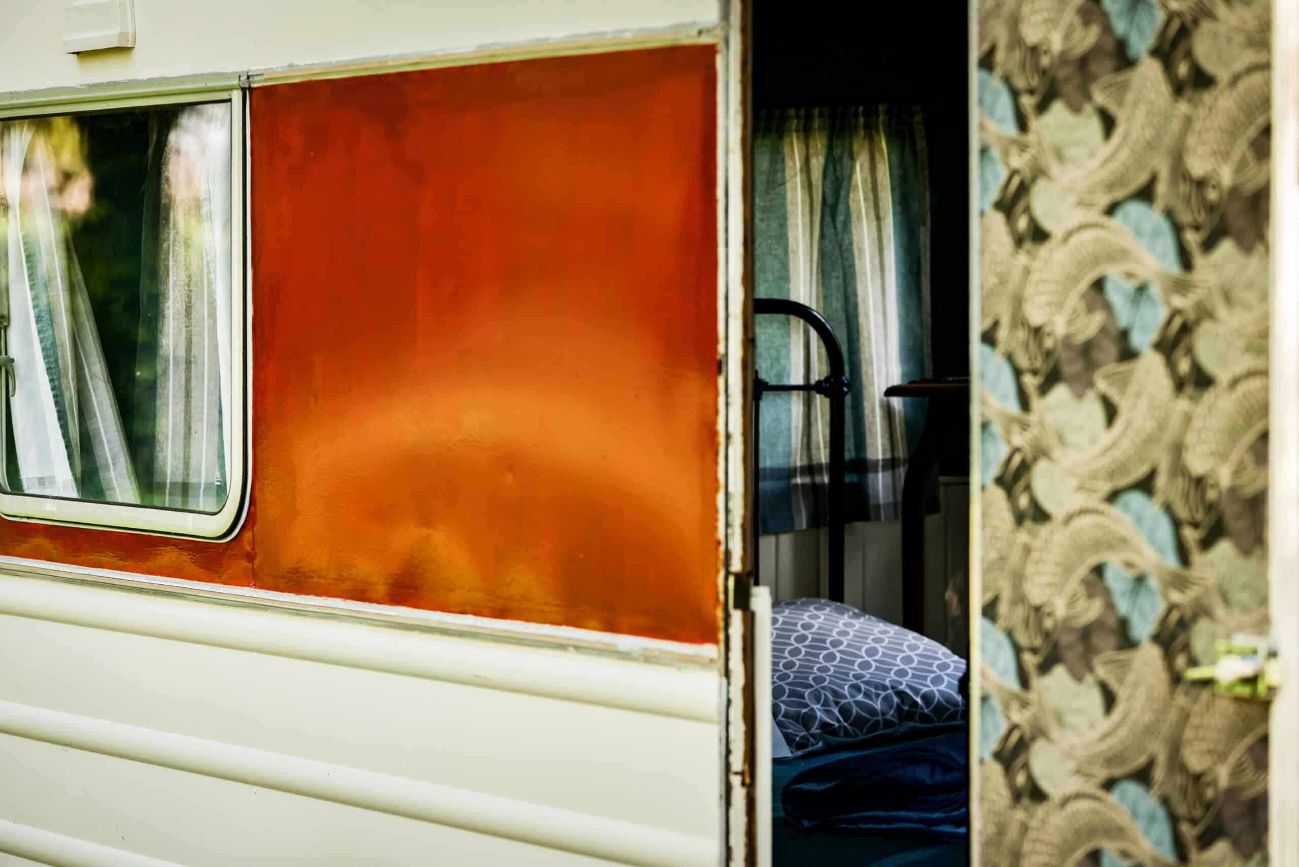 Entrevue par la porte de Dolores